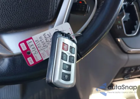 2016 Toyota Sienna Xle 8 Passenger z USA, uszkodzony, nr VIN 5TDYK3DC8GS727896